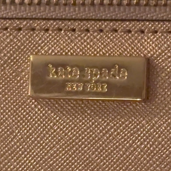 Kate Spade New York Tinie Laurel Way Rosegold Wristlet - Picture 3 of 4